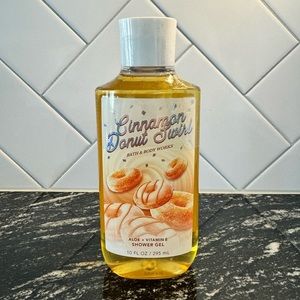 NEW Bath & Body Works Cinnamon Donut Swirl Shower Gel